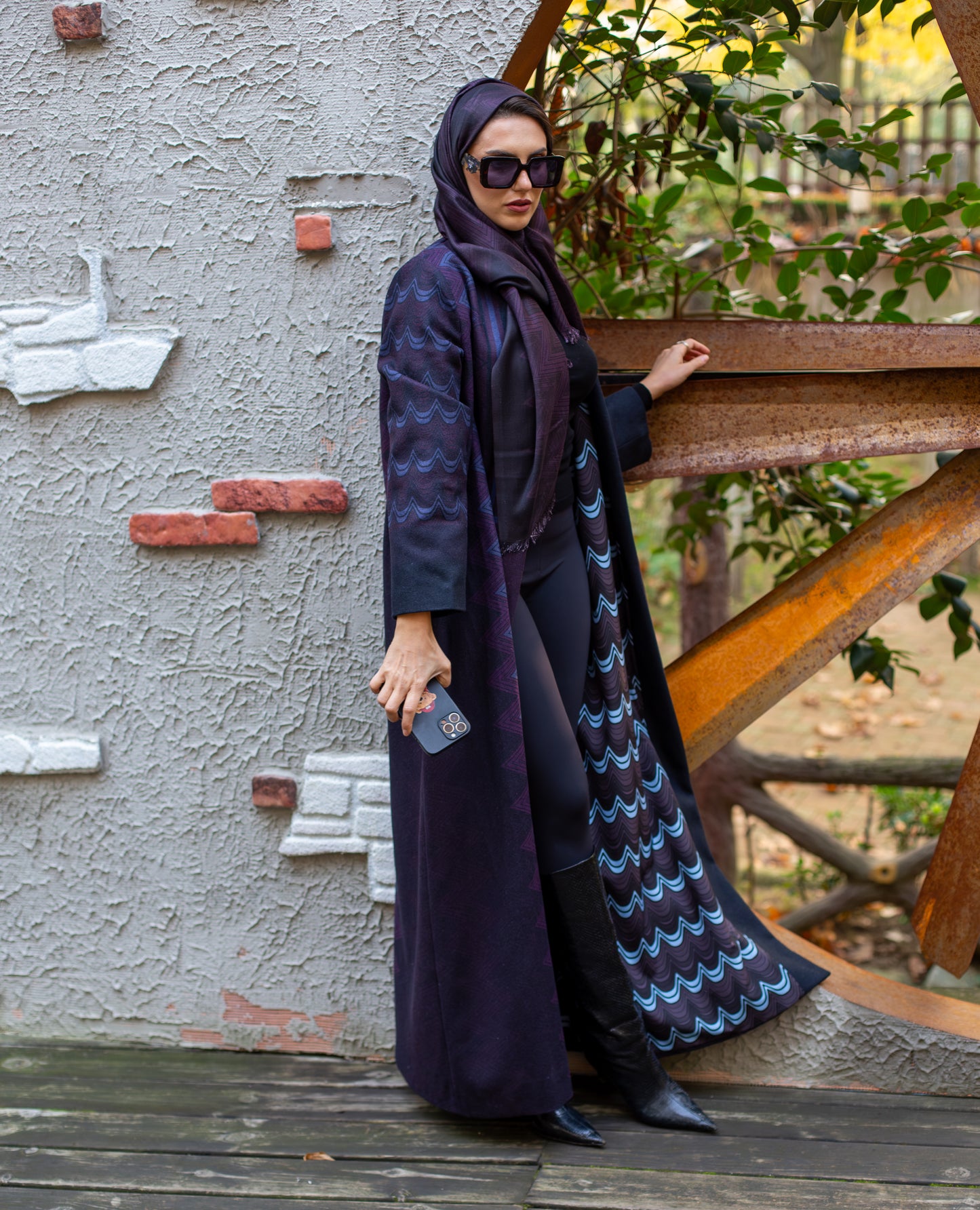 Elegant purple wool abaya with blue and purple printed lining