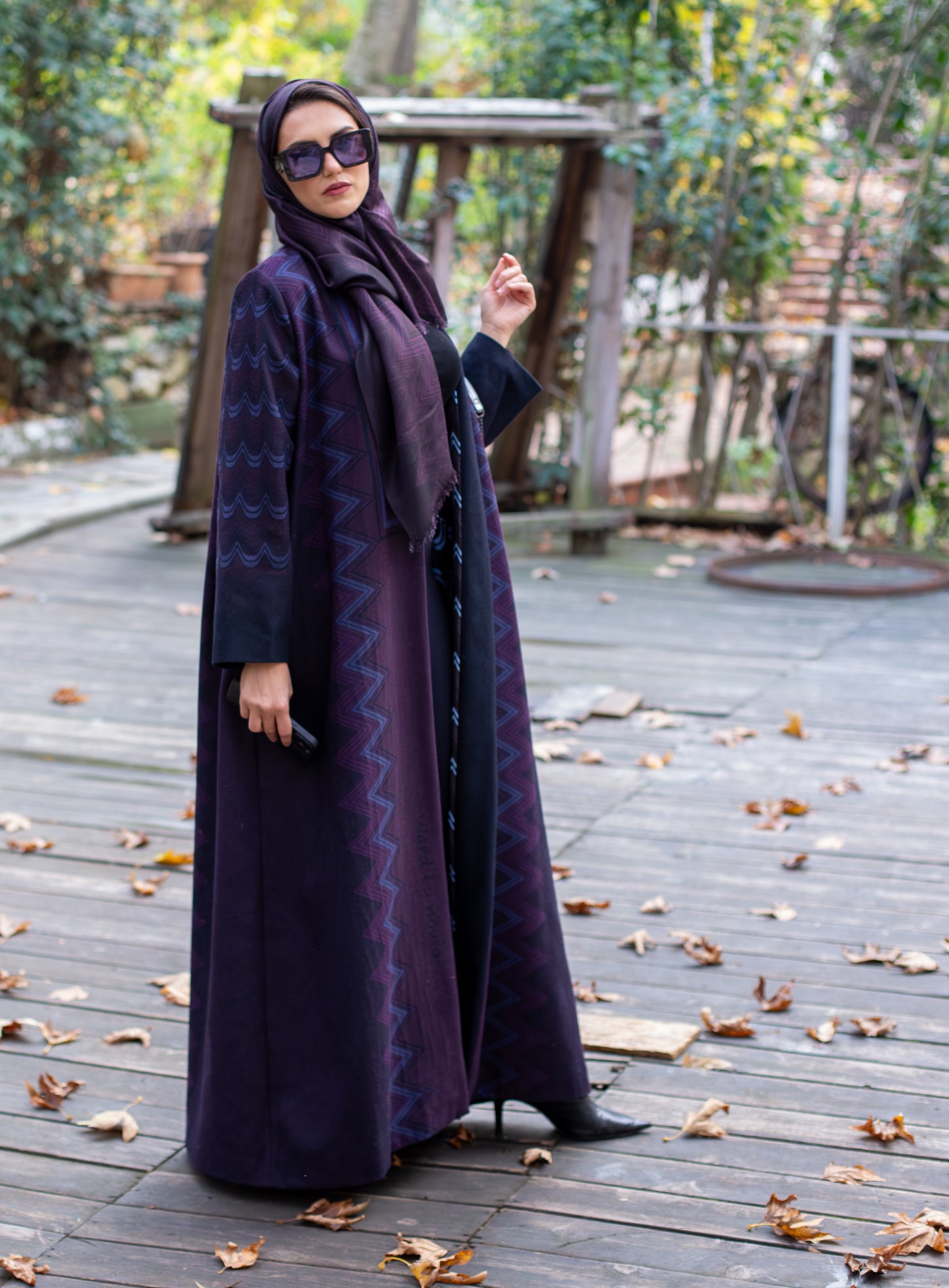 Elegant purple wool abaya with blue and purple printed lining