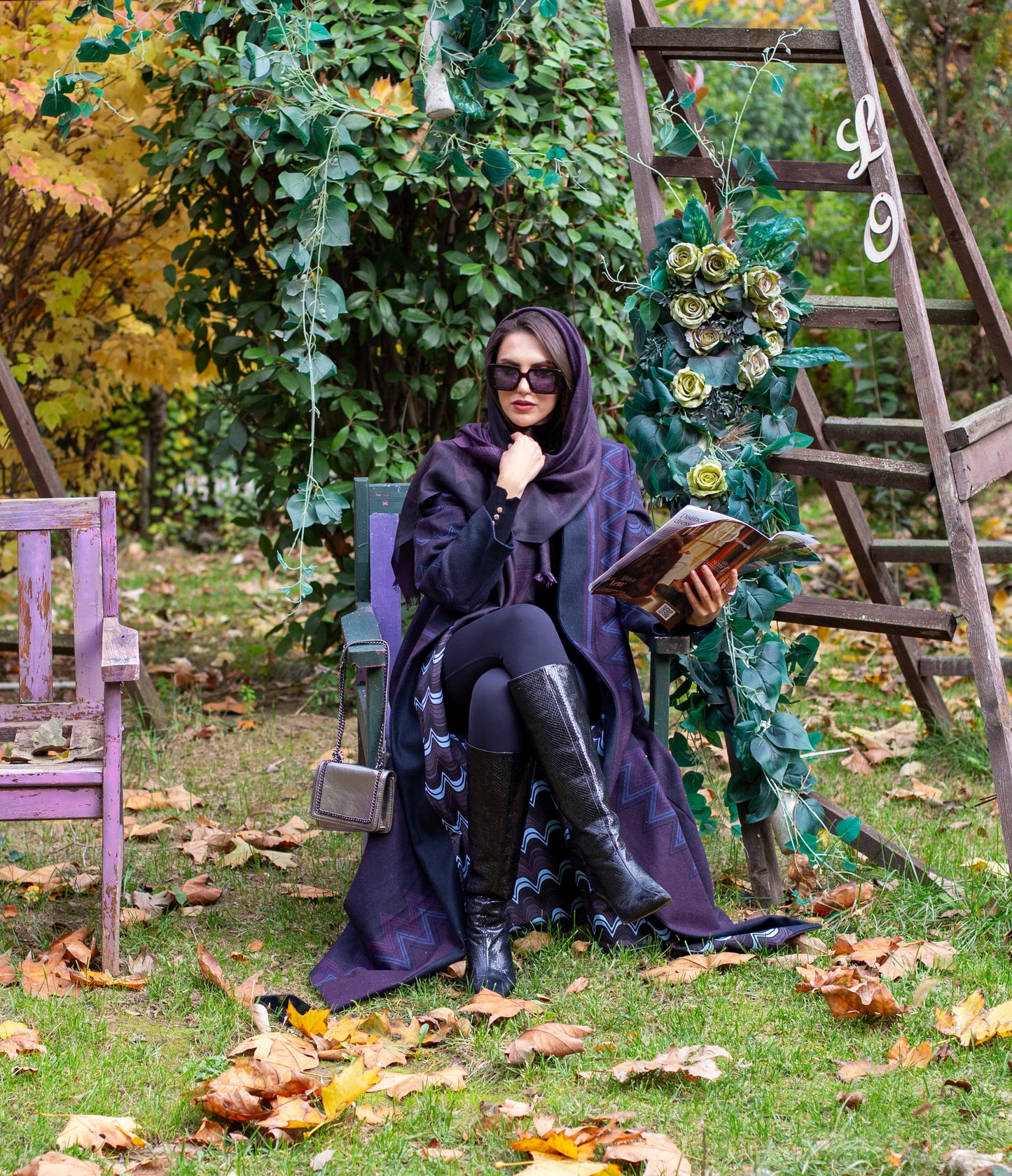 Elegant purple wool abaya with blue and purple printed lining