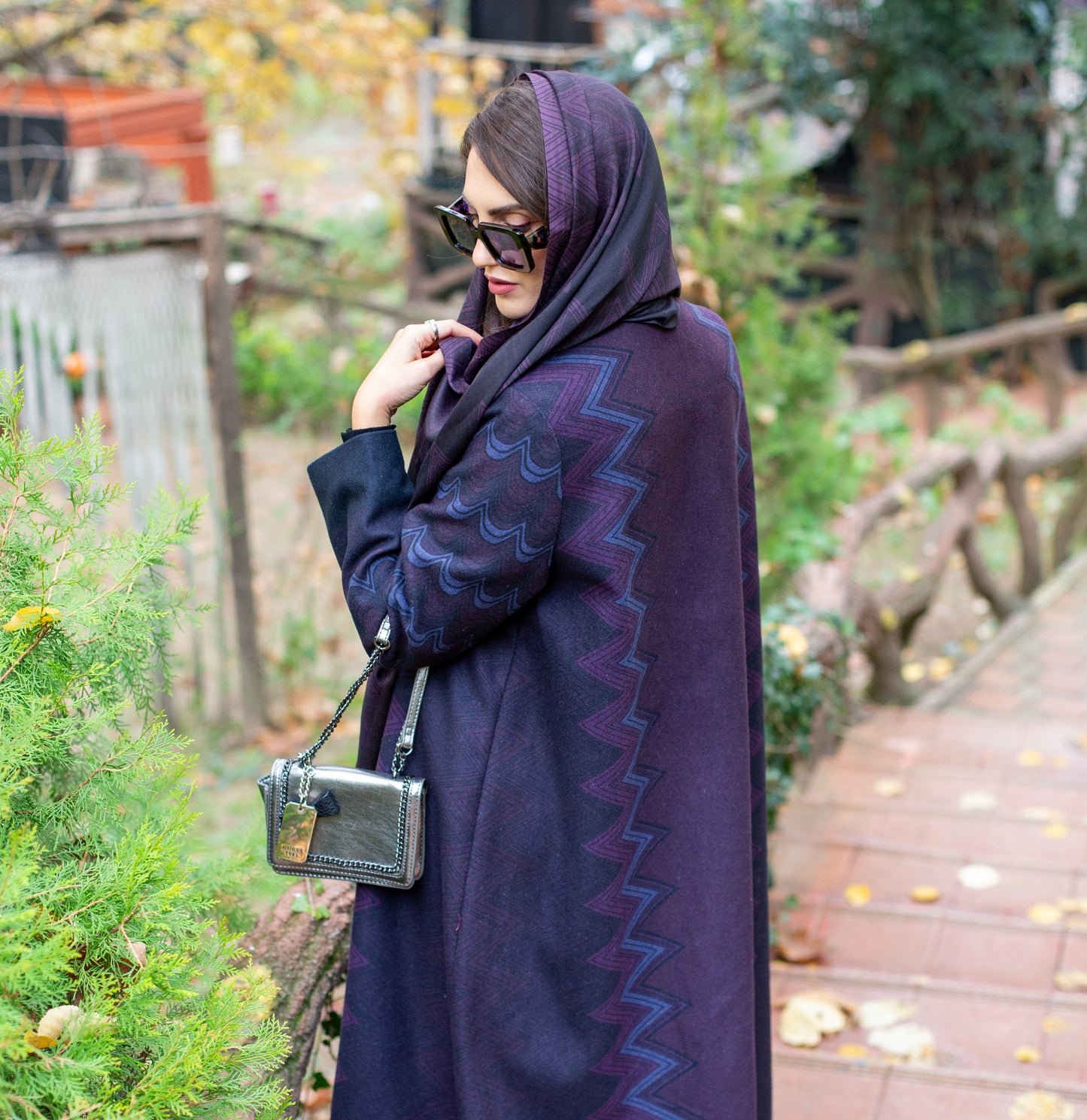 Elegant purple wool abaya with blue and purple printed lining