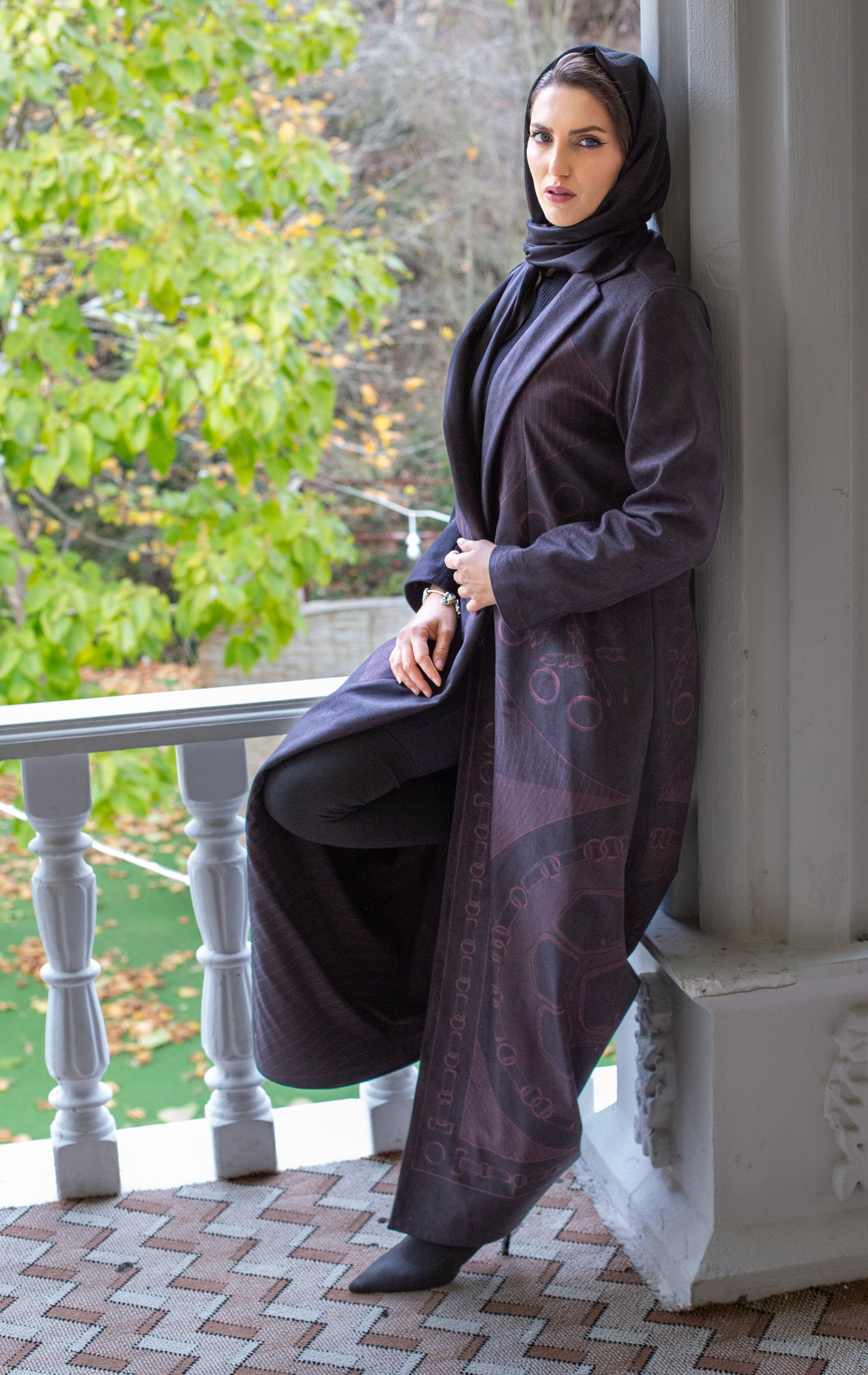 Long brown wool abaya with light orange geometric patterns